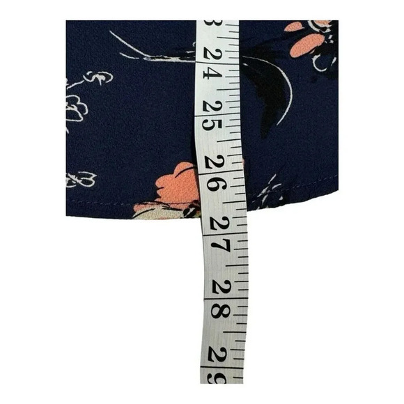 Fun2Fun Stitch Fix Kenmore Splitneck Navy Blue Women’s Small Floral Top NWOT - Picture 7 of 7